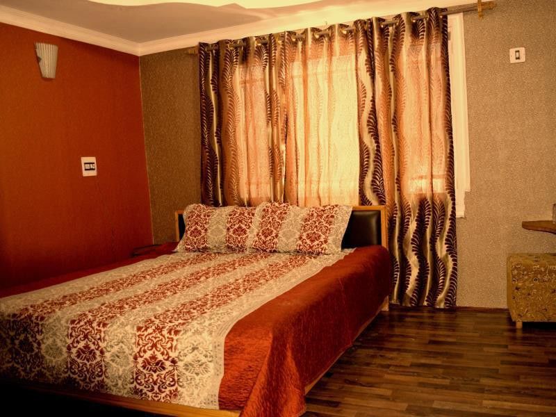 Paristan Resort Pahalgam Exterior photo